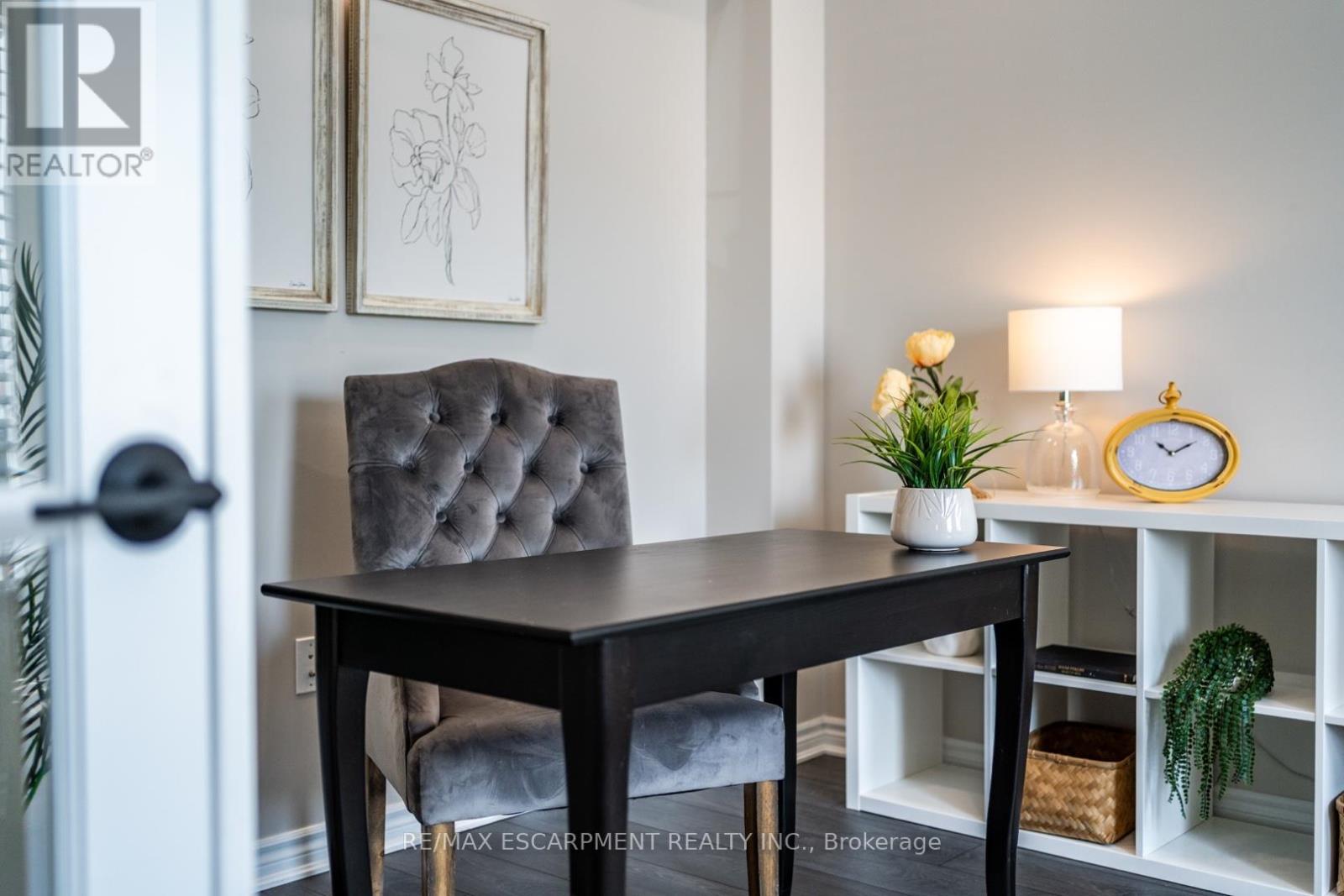 15 - 230 Avonsyde Boulevard, Hamilton (Waterdown), Ontario  L8B 1T9 - Photo 10 - X12264524