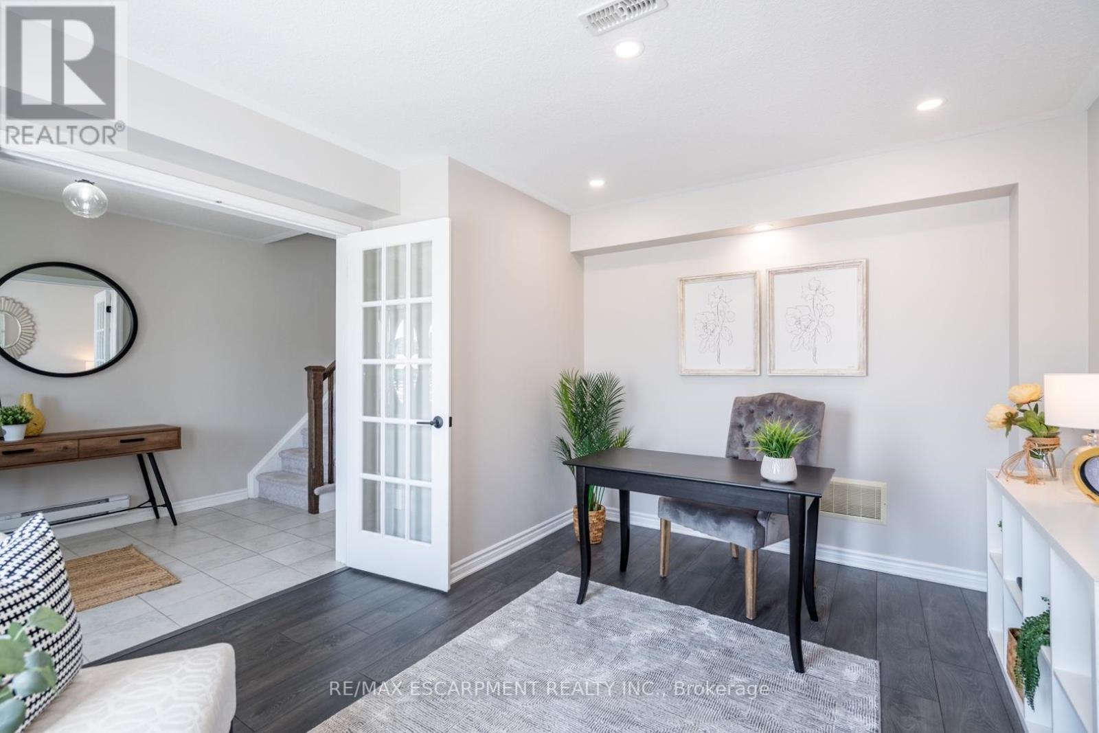 15 - 230 Avonsyde Boulevard, Hamilton (Waterdown), Ontario  L8B 1T9 - Photo 12 - X12264524