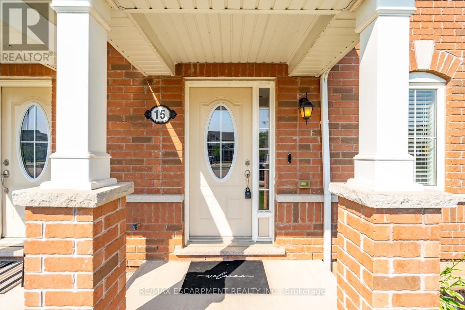 15 - 230 Avonsyde Boulevard, Hamilton (Waterdown), Ontario  L8B 1T9 - Photo 7 - X12264524