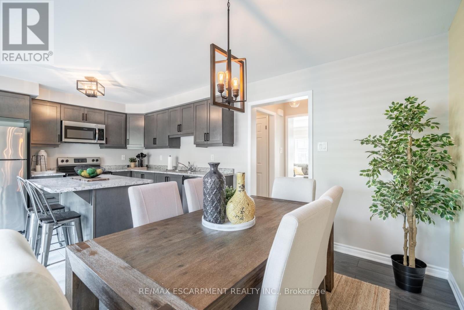 15 - 230 Avonsyde Boulevard, Hamilton (Waterdown), Ontario  L8B 1T9 - Photo 20 - X12264524