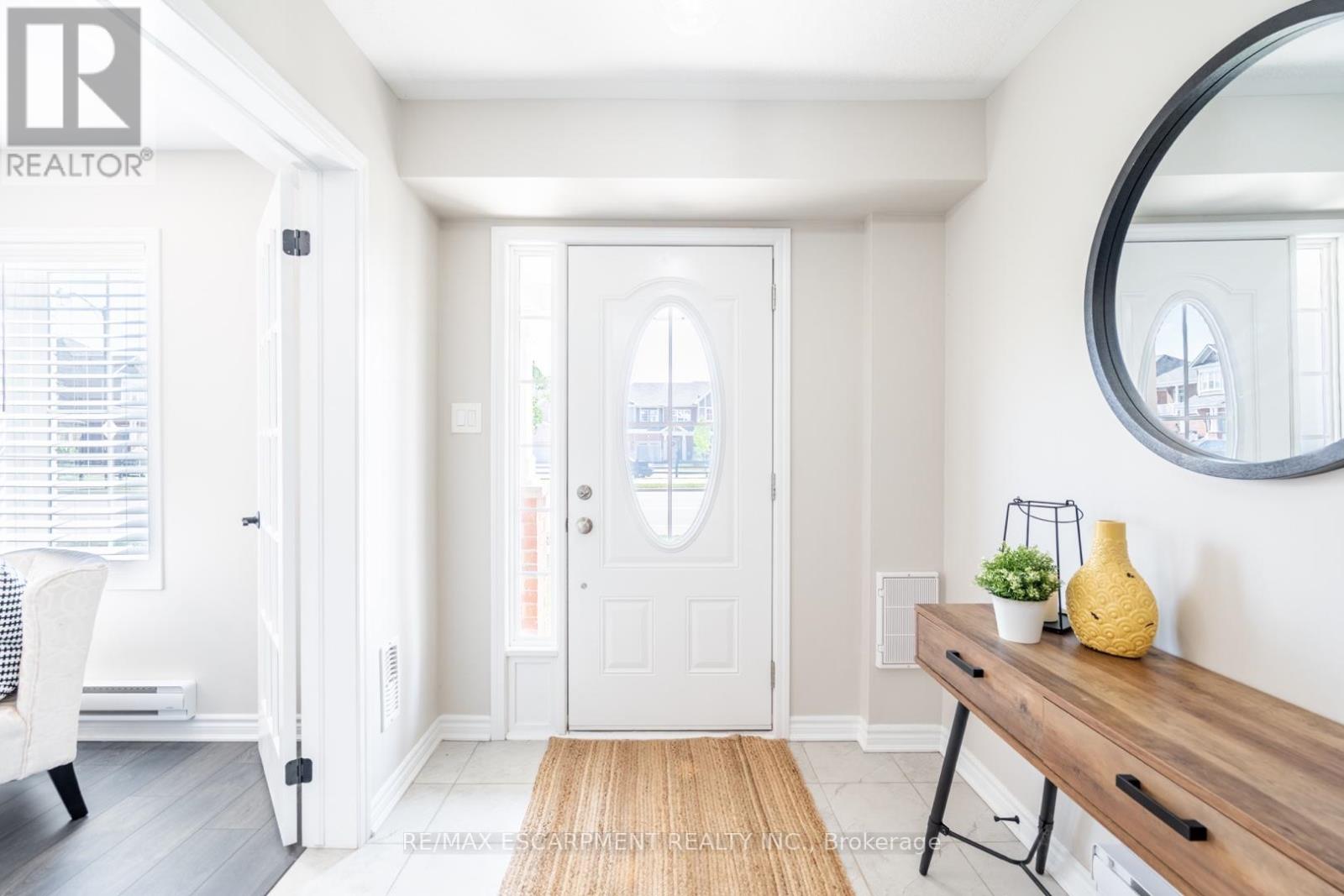 15 - 230 Avonsyde Boulevard, Hamilton (Waterdown), Ontario  L8B 1T9 - Photo 8 - X12264524