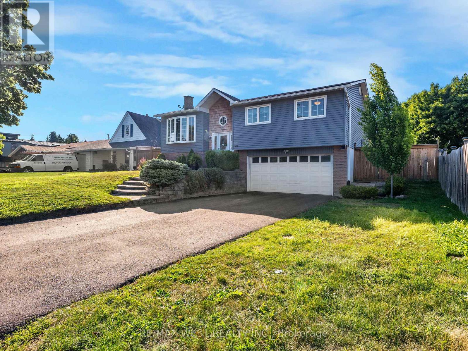 Property at 149 ELLWOOD DRIVE W image 2
