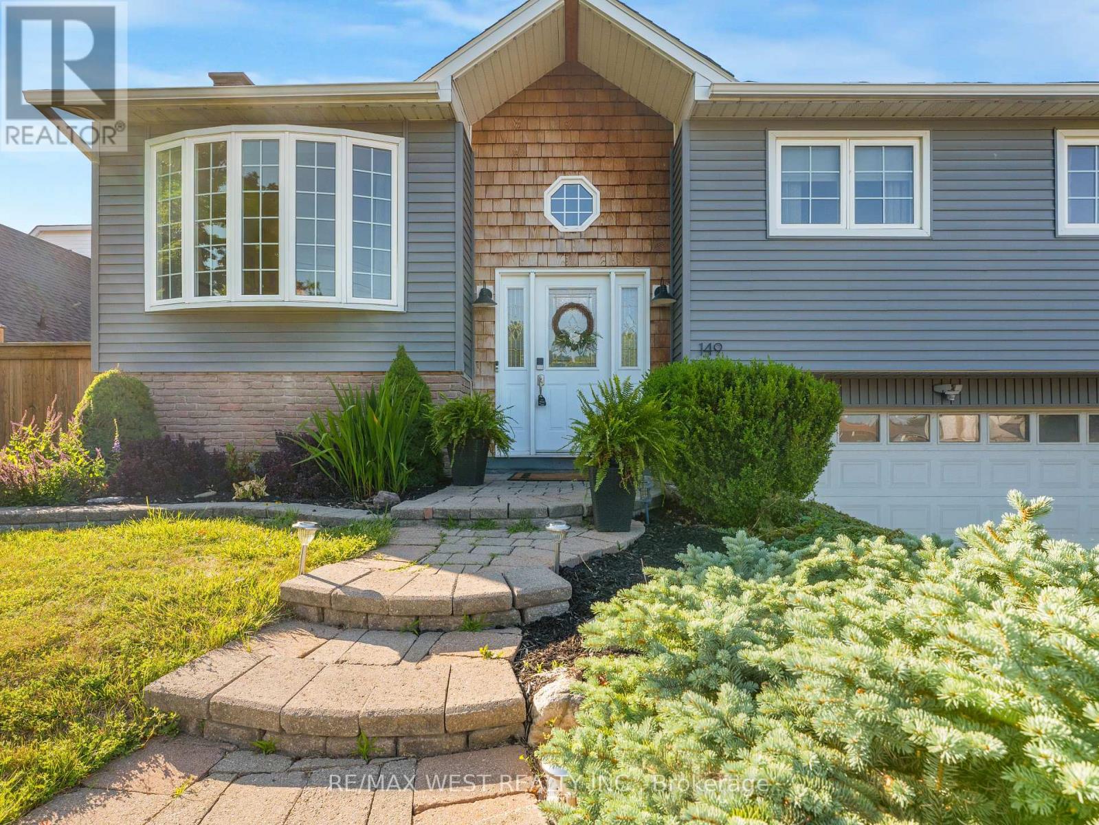 Property at 149 ELLWOOD DRIVE W image 3