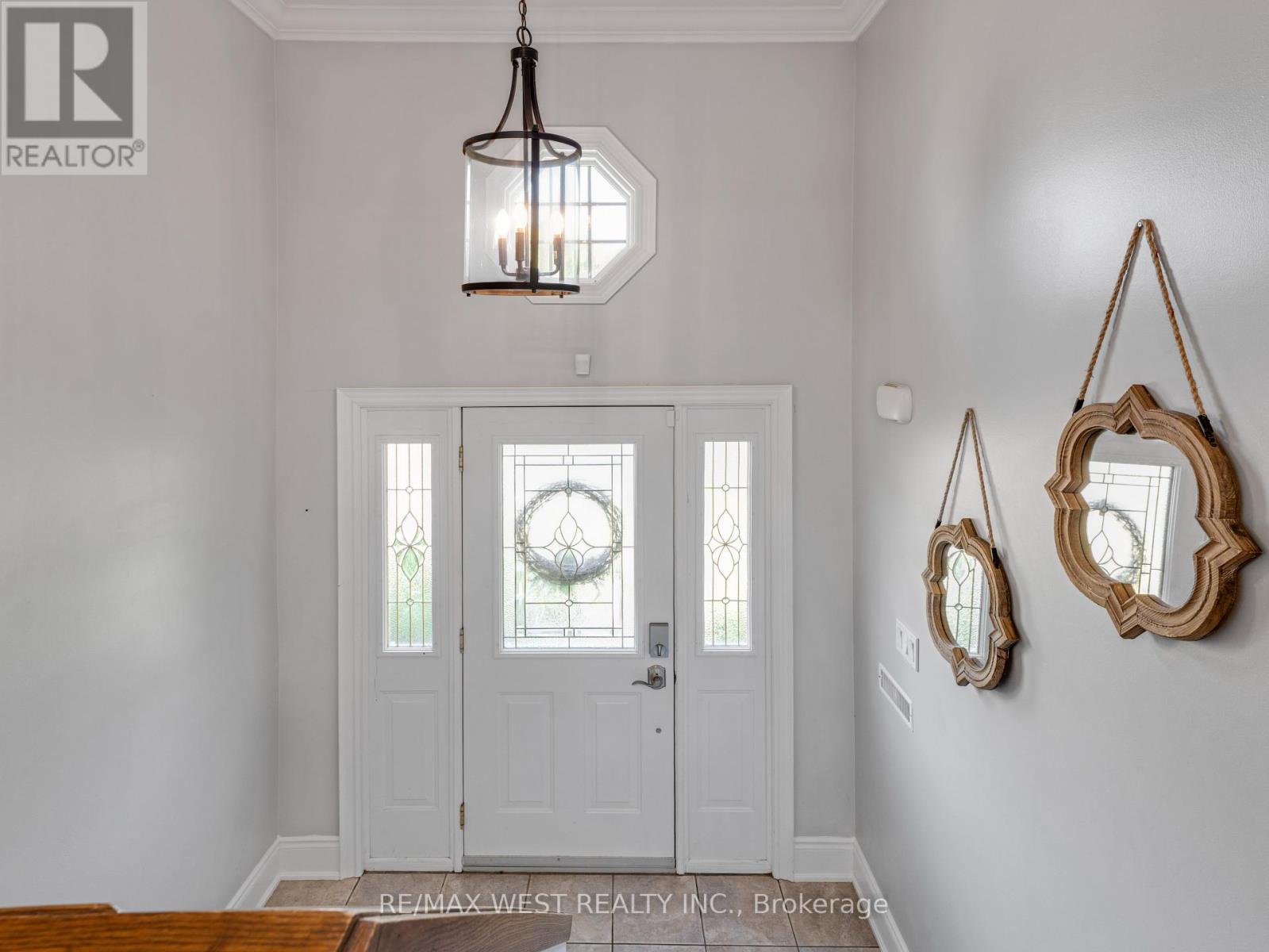 Property at 149 ELLWOOD DRIVE W image 4