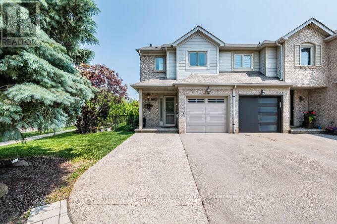 Property at 1126 WESTVIEW TERRACE S image 2