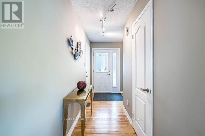 Property at 1126 WESTVIEW TERRACE S image 4