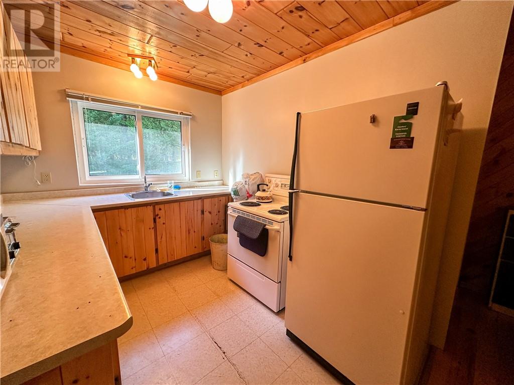 1278 Ice Lake Drive, Manitoulin Island, Ontario  P0P 1H0 - Photo 19 - 2119624