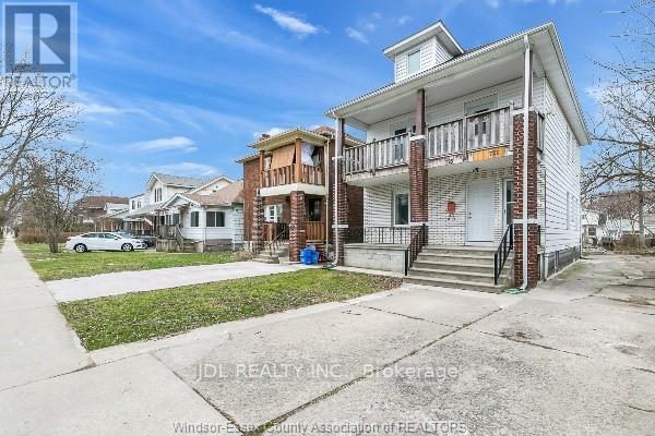 Property at 721-723 CAMPBELL AVENUE image 3