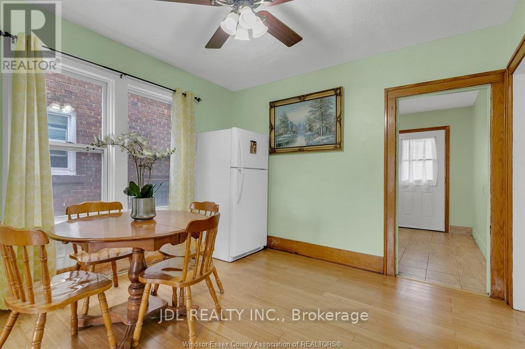 Property at 721-723 CAMPBELL AVENUE image 5