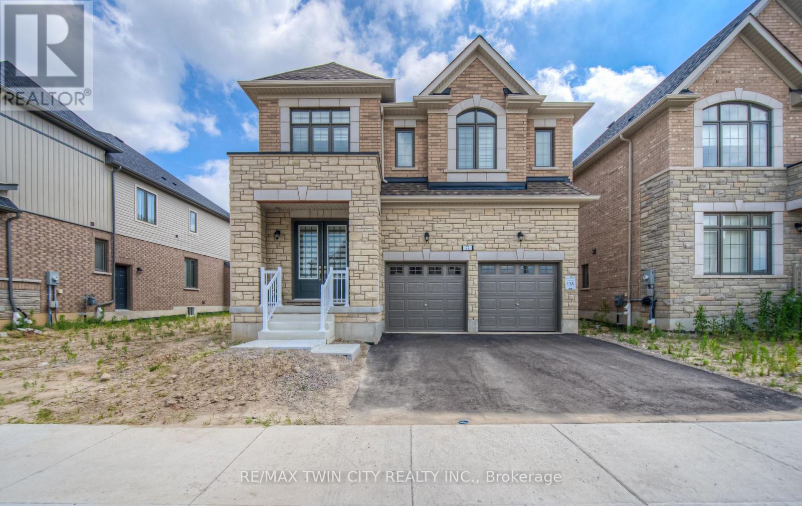Property at 72 PAPERBIRCH DRIVE S image 2