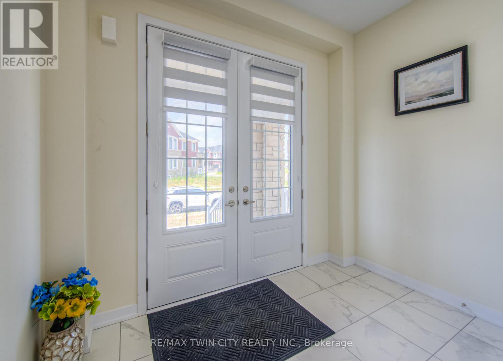 Property at 72 PAPERBIRCH DRIVE S image 5