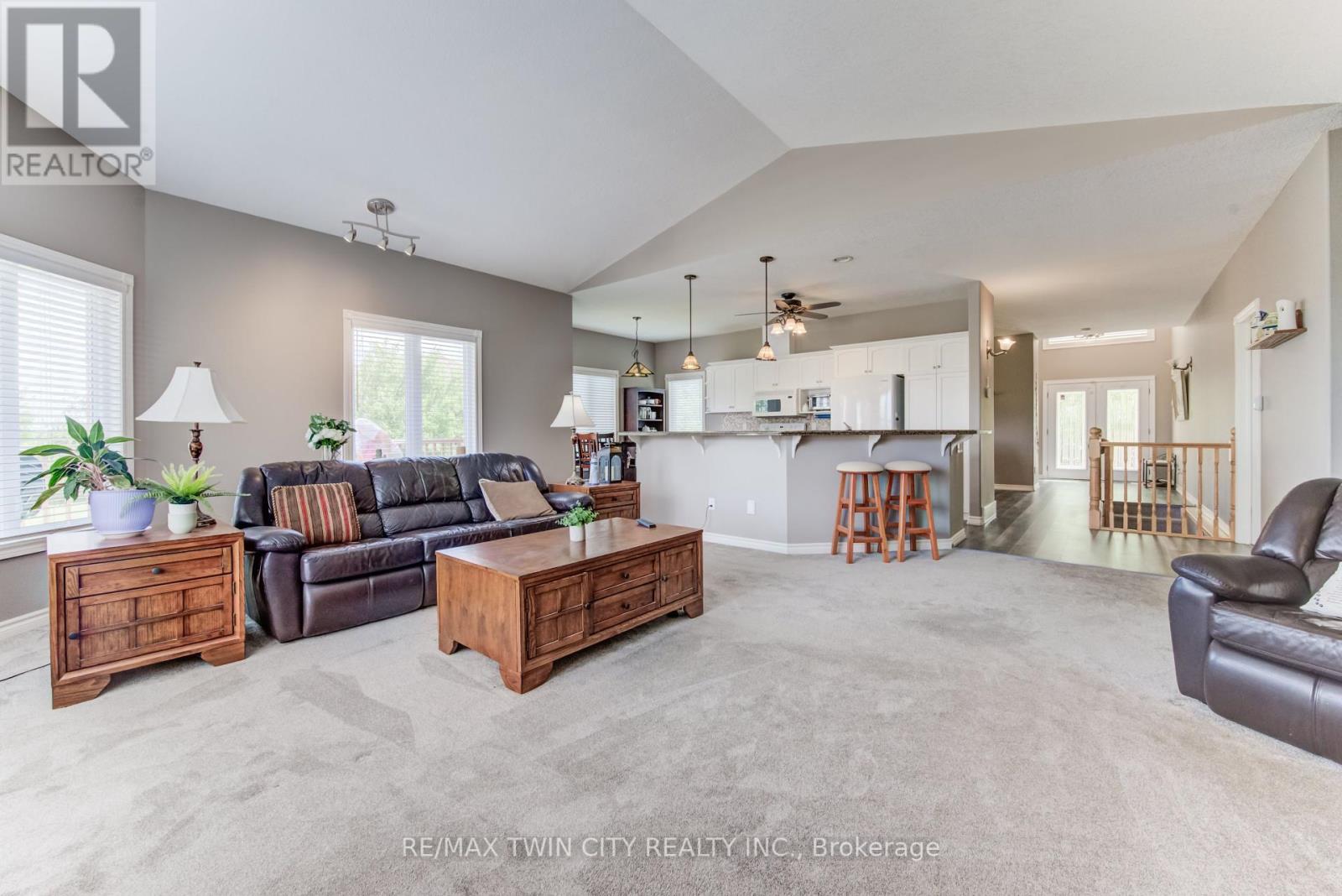 40 Devonshire Drive, Wilmot, Ontario  N3A 4J7 - Photo 4 - X12274142