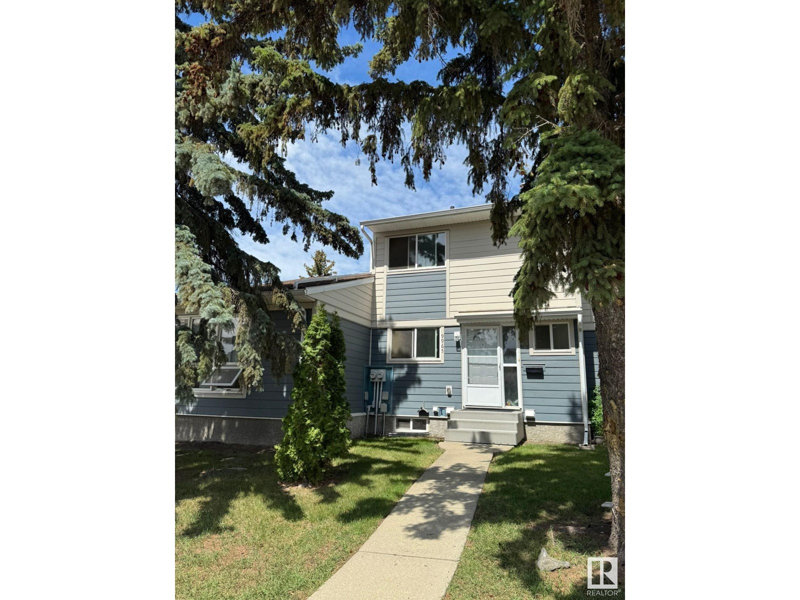 Property at 9965 171 AV NW image 2