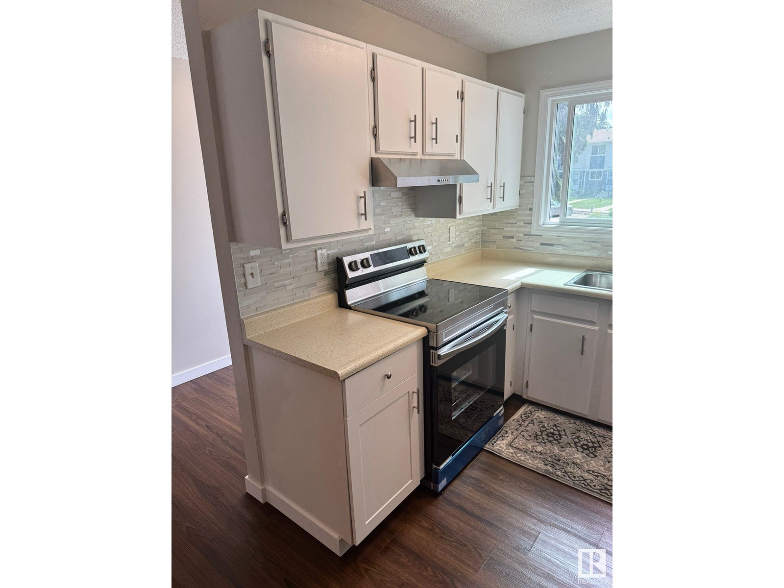 Property at 9965 171 AV NW image 3
