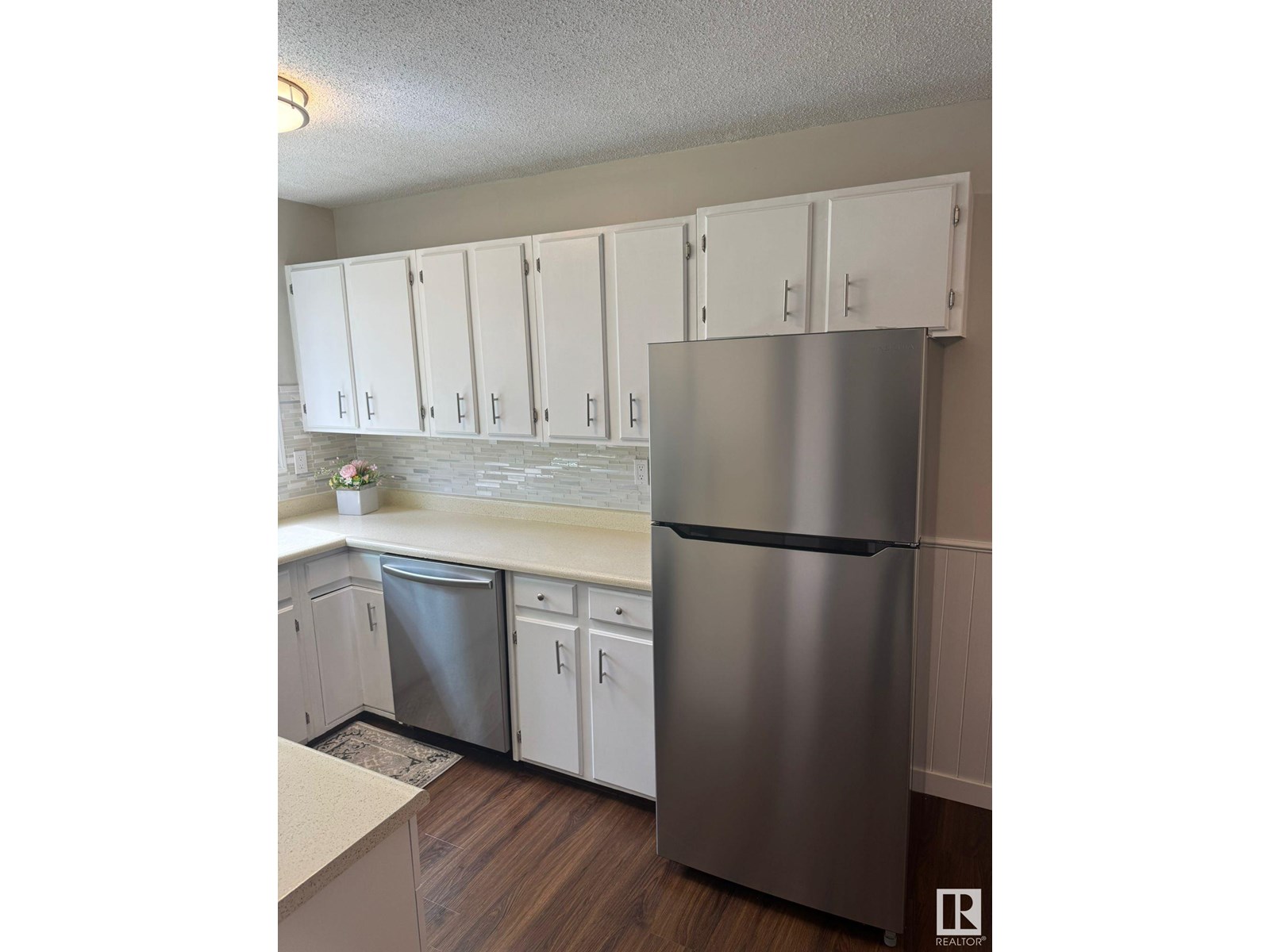 Property at 9965 171 AV NW image 4