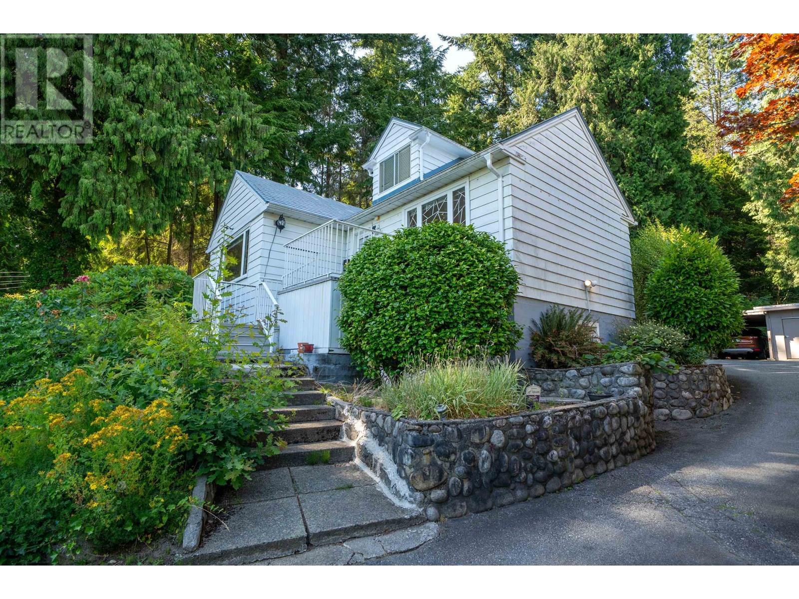 Property at 1371 MATHERS AVENUE image 2