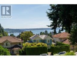 1371 MATHERS AVENUE, West Vancouver, British Columbia
