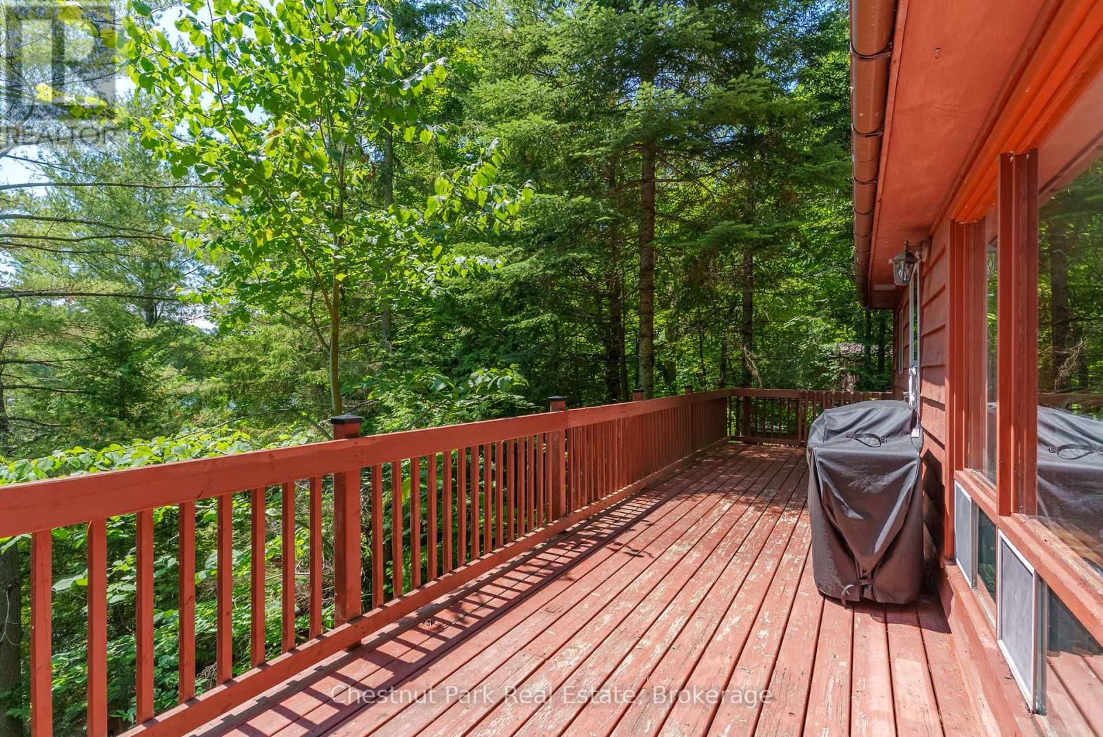 1054 10 Deewood Drive, Muskoka Lakes, Ontario  P0B 1M0 - Photo 27 - X12274261