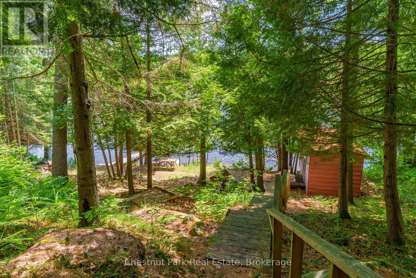 1054 10 Deewood Drive, Muskoka Lakes, Ontario  P0B 1M0 - Photo 30 - X12274261