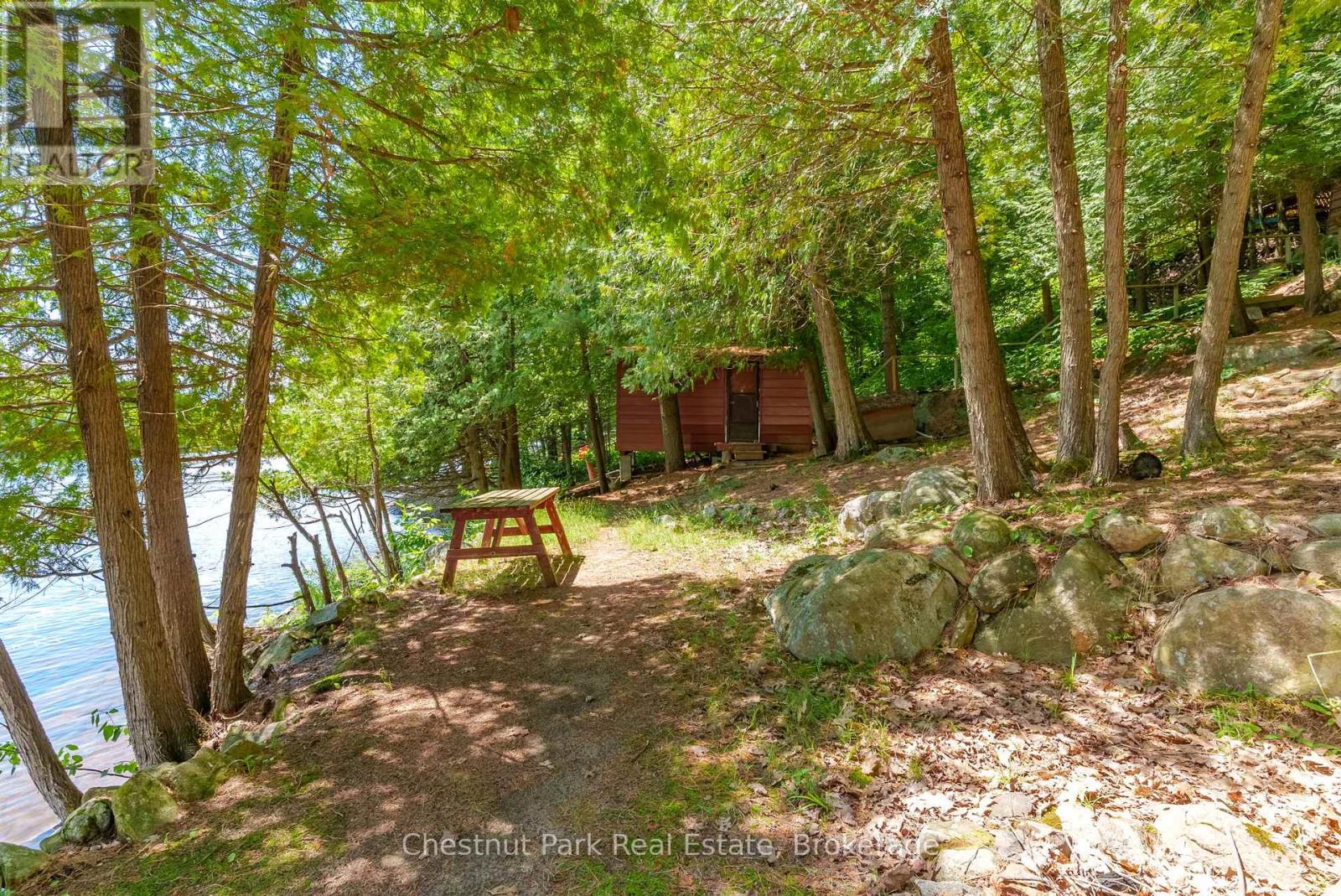 1054 10 Deewood Drive, Muskoka Lakes, Ontario  P0B 1M0 - Photo 34 - X12274261