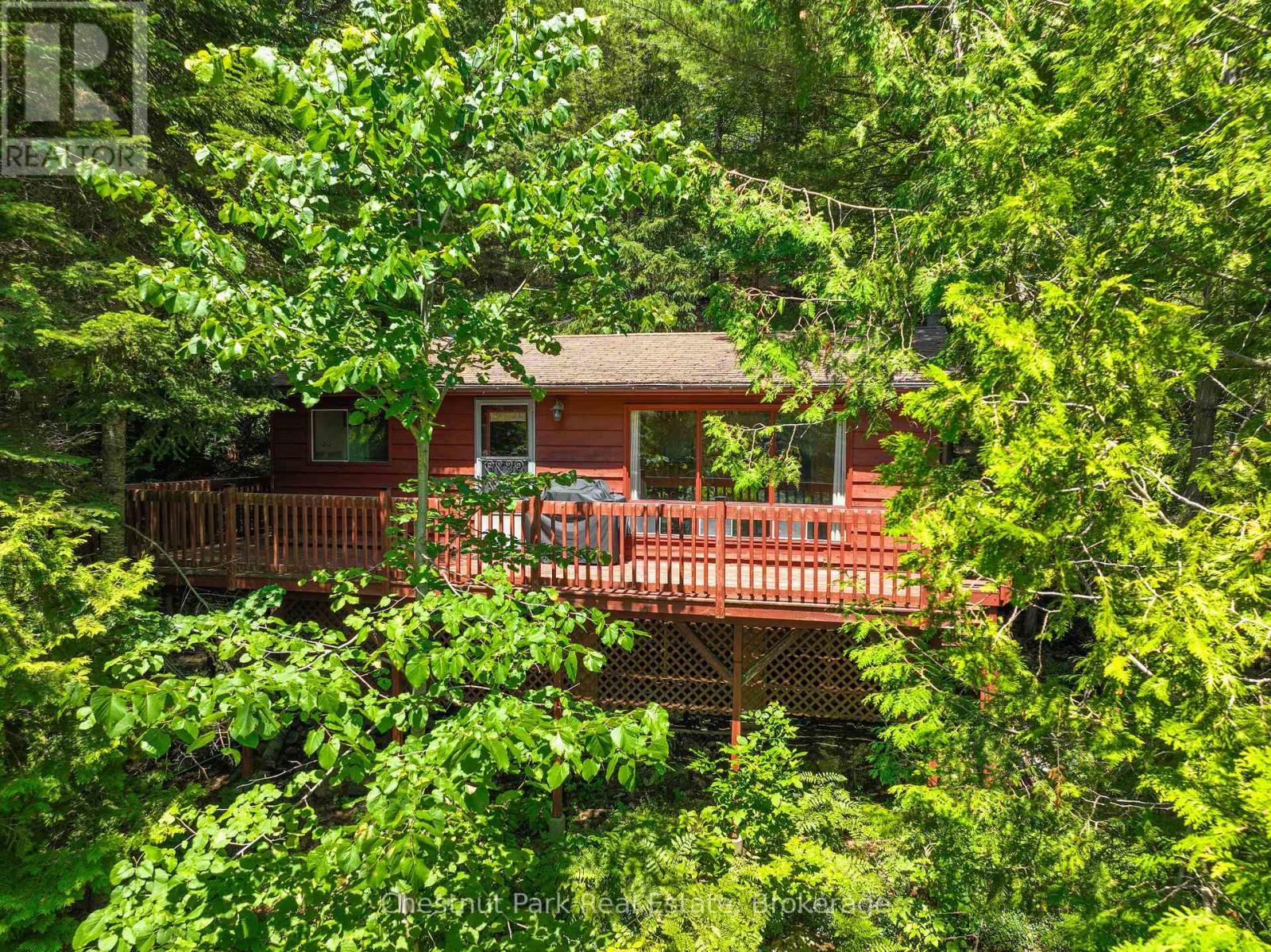 1054 10 Deewood Drive, Muskoka Lakes, Ontario  P0B 1M0 - Photo 43 - X12274261