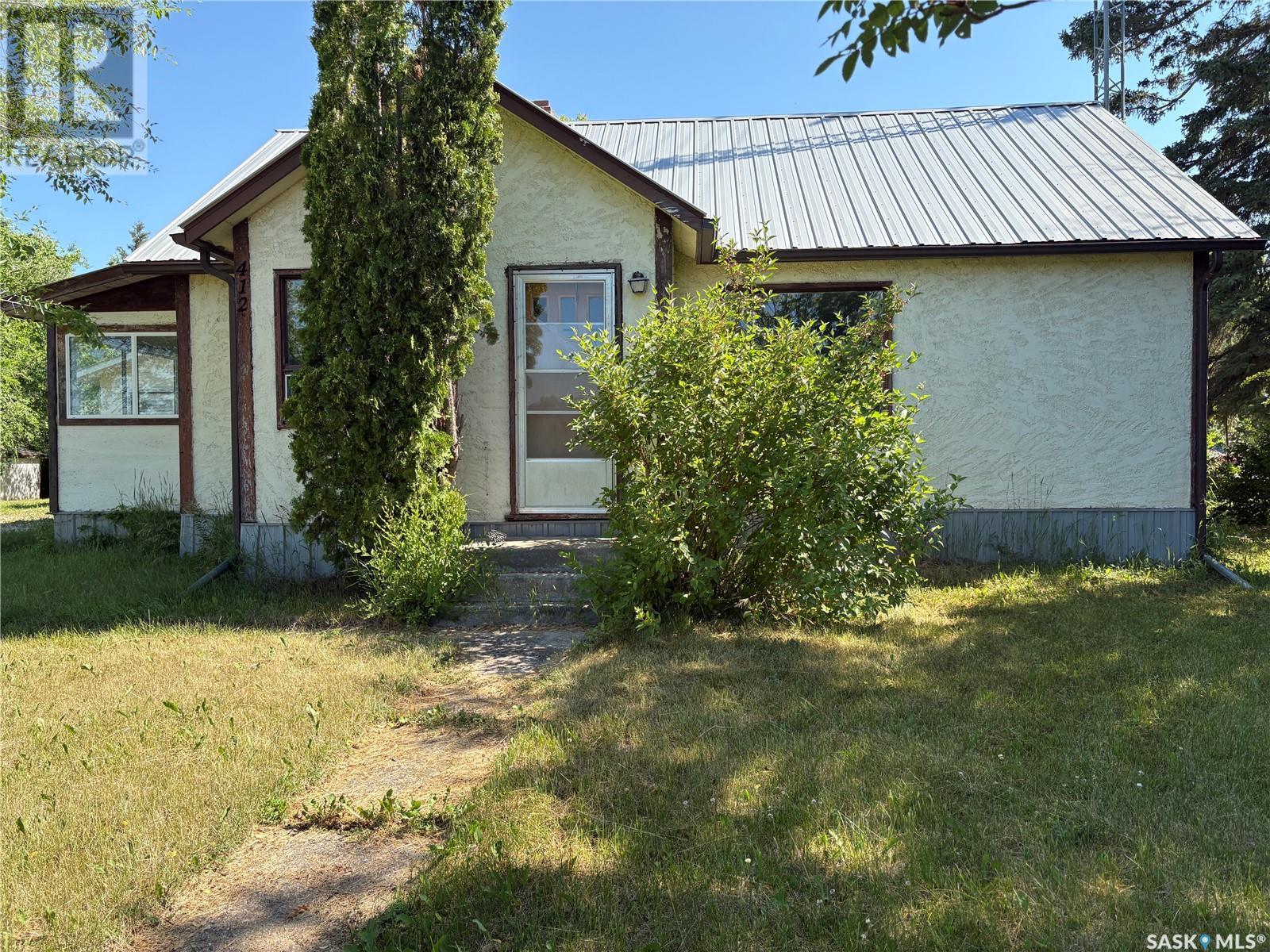 412 First Avenue, Spy Hill, Saskatchewan  S0A 3W0 - Photo 1 - SK012147