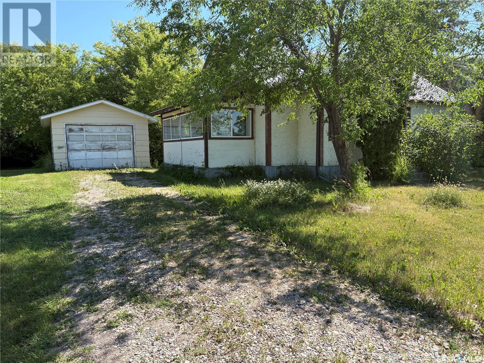 412 First Avenue, Spy Hill, Saskatchewan  S0A 3W0 - Photo 2 - SK012147