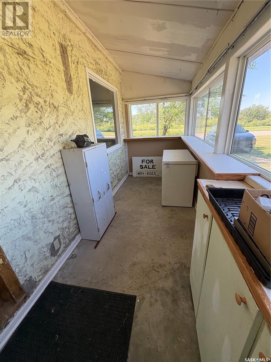 412 First Avenue, Spy Hill, Saskatchewan  S0A 3W0 - Photo 3 - SK012147