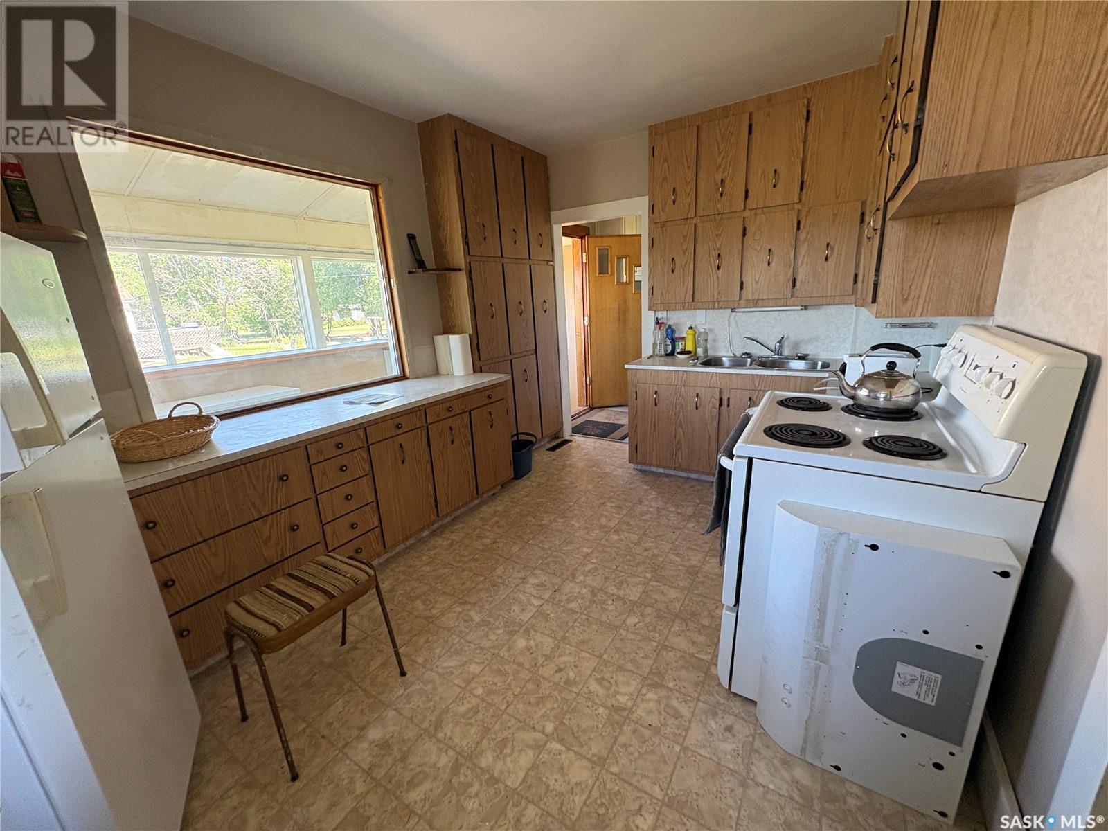 412 First Avenue, Spy Hill, Saskatchewan  S0A 3W0 - Photo 6 - SK012147