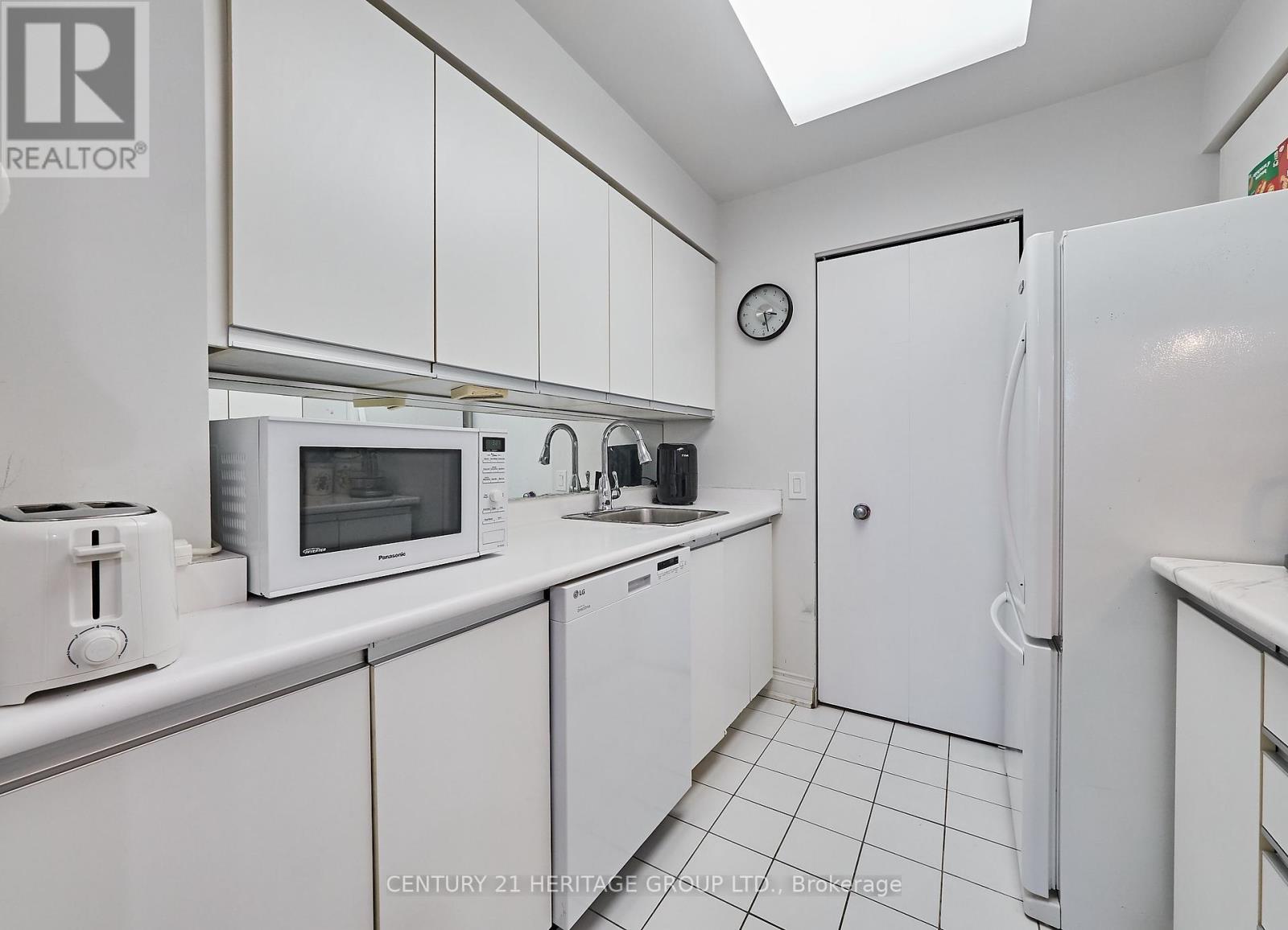 511 - 21 Overlea Boulevard, Toronto, Ontario  M4H 1P2 - Photo 6 - C12274315