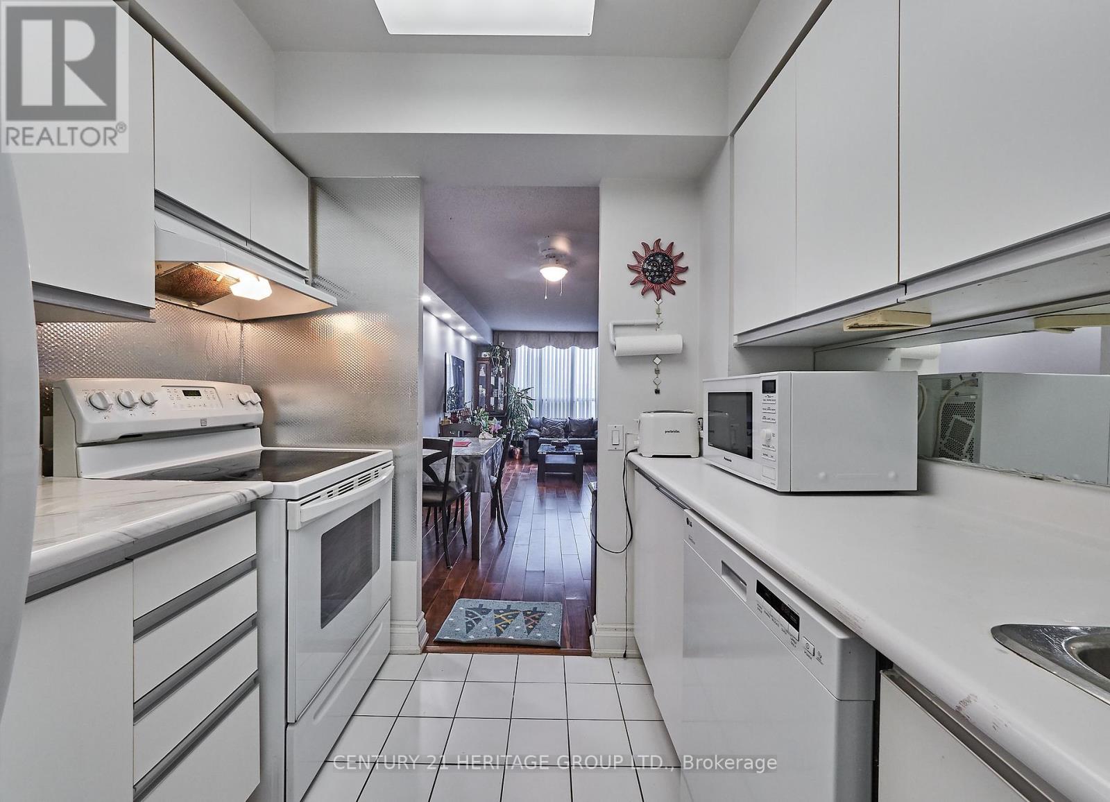 511 - 21 Overlea Boulevard, Toronto, Ontario  M4H 1P2 - Photo 7 - C12274315