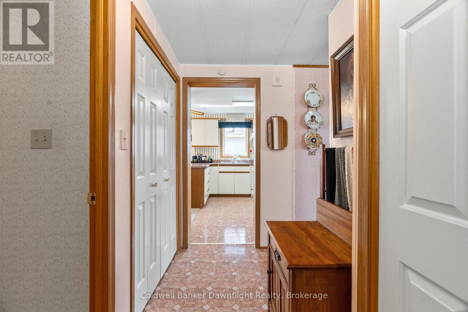 46 Redford Drive, South Huron, Ontario  N0M 1S3 - Photo 14 - X12069772