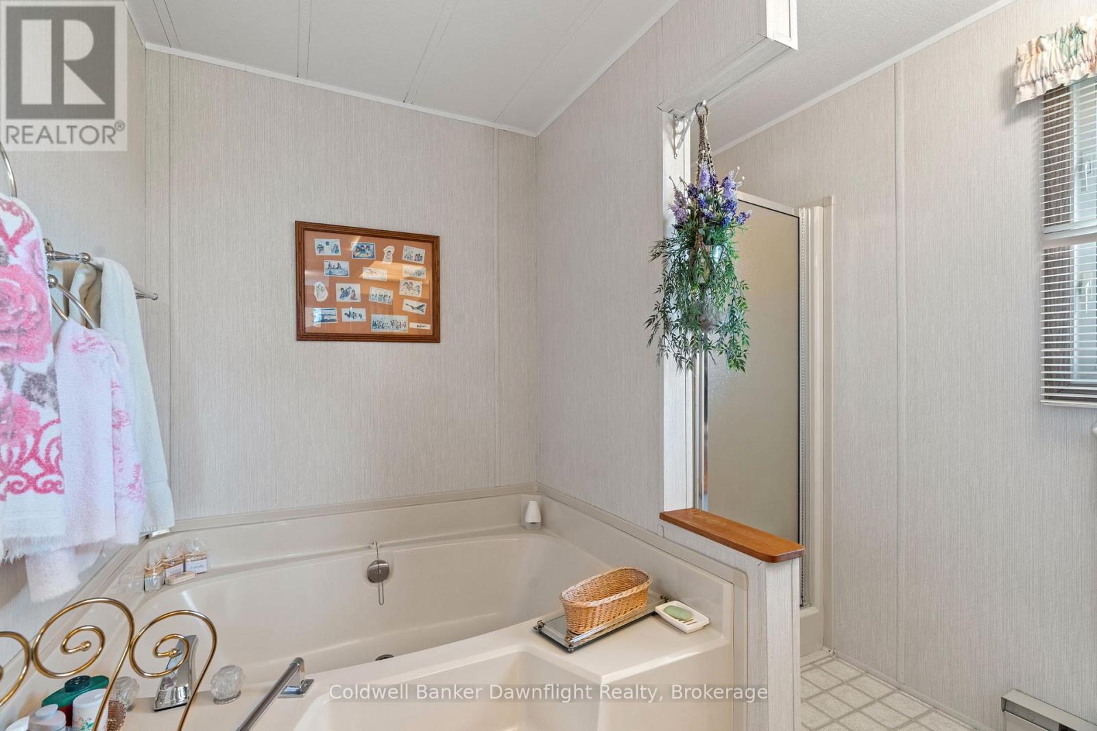 46 Redford Drive, South Huron, Ontario  N0M 1S3 - Photo 32 - X12069772