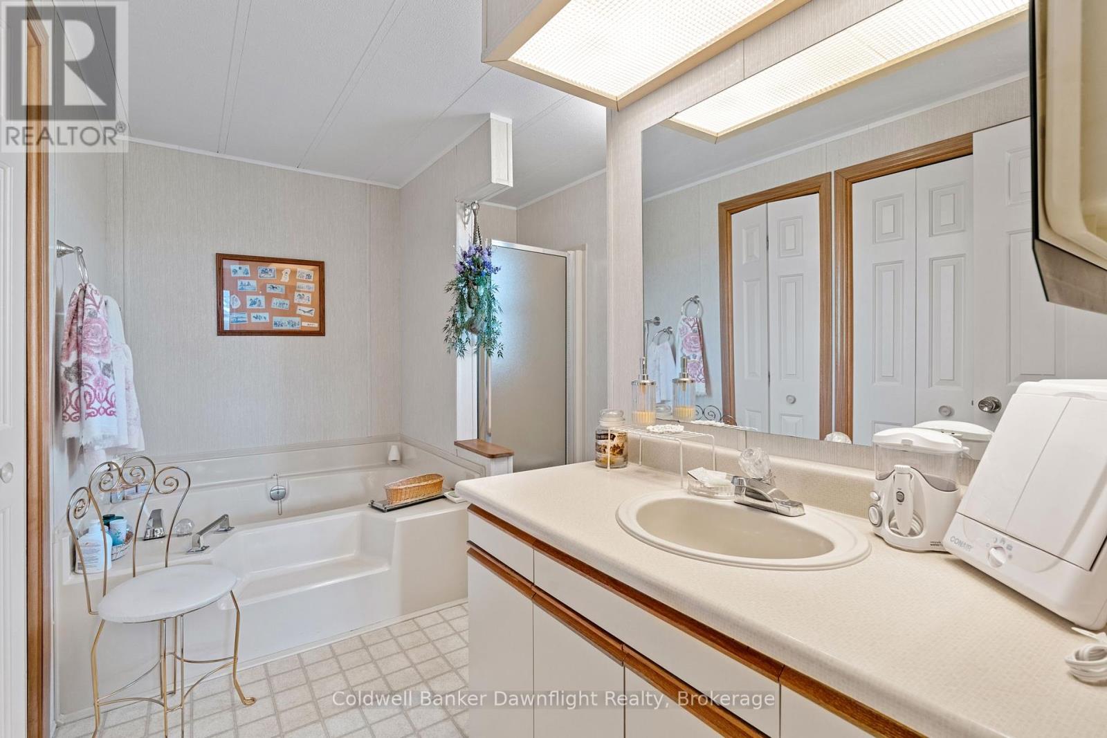 46 Redford Drive, South Huron, Ontario  N0M 1S3 - Photo 30 - X12069772