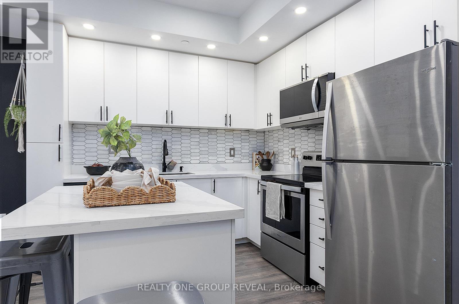 Property at 118 - 1555 KINGSTON ROAD image 3