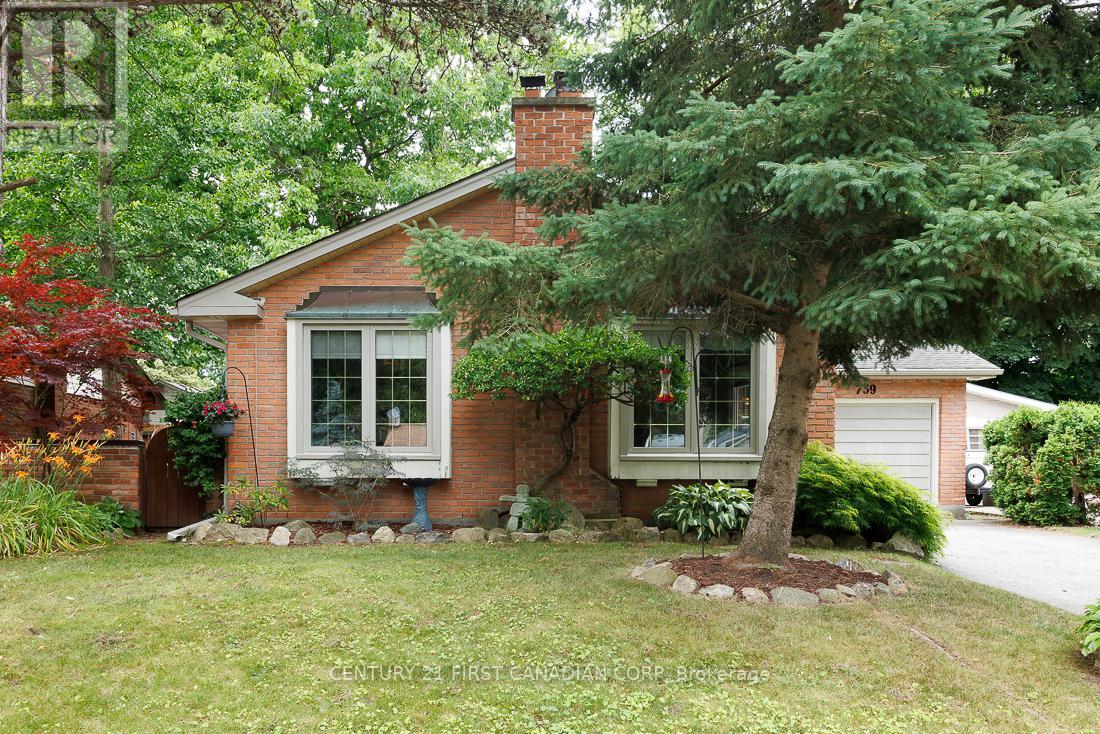 Property at 739 DUNBOYNE CRESCENT image 1