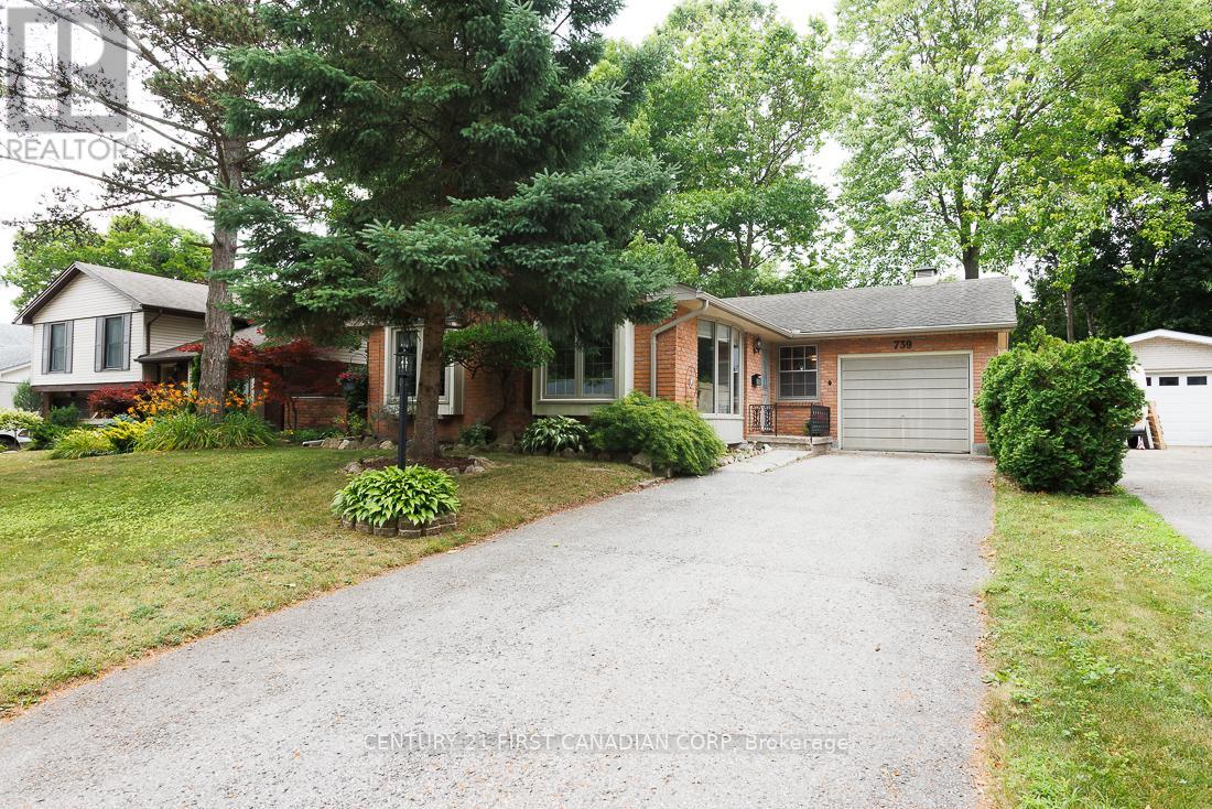 Property at 739 DUNBOYNE CRESCENT image 2
