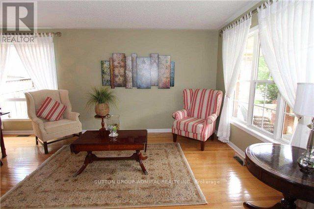 Property at 1613 RAMSHAW CRESCENT image 4