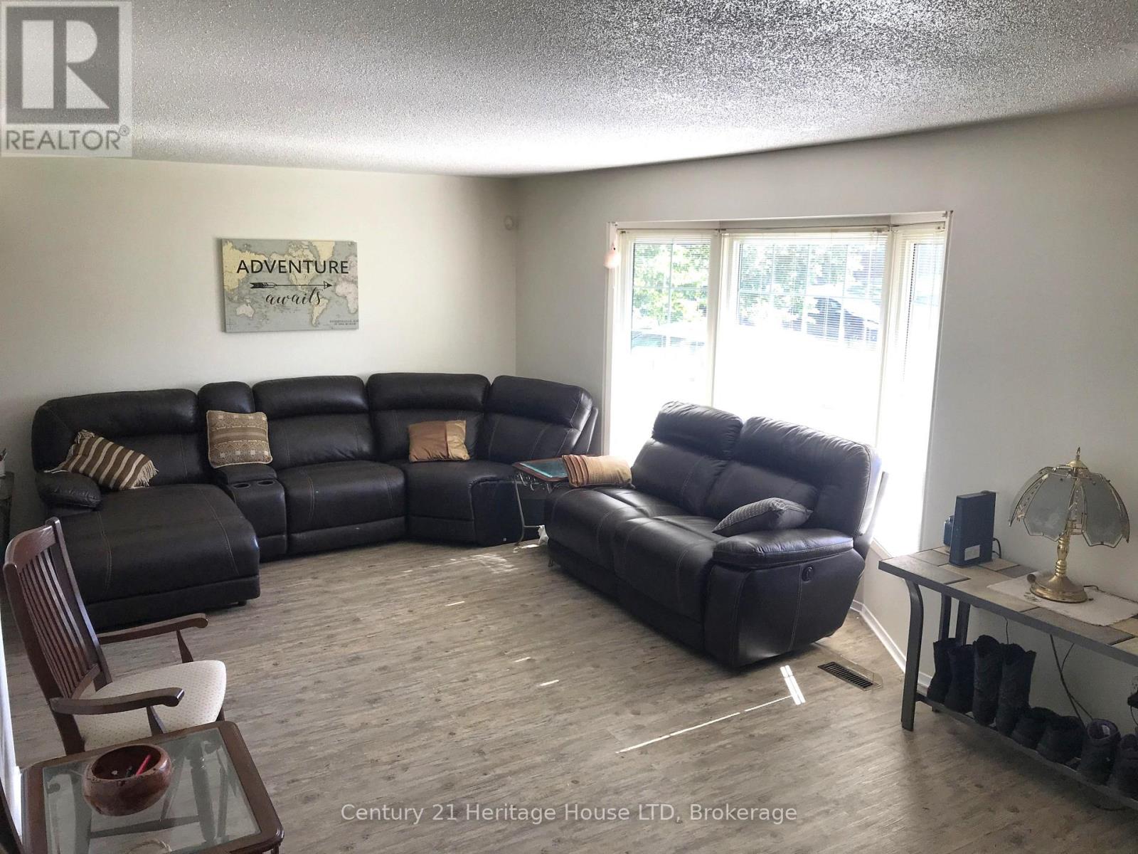 938 Ferndale Avenue, Fort Erie, Ontario  L2A 5S8 - Photo 10 - X12274387