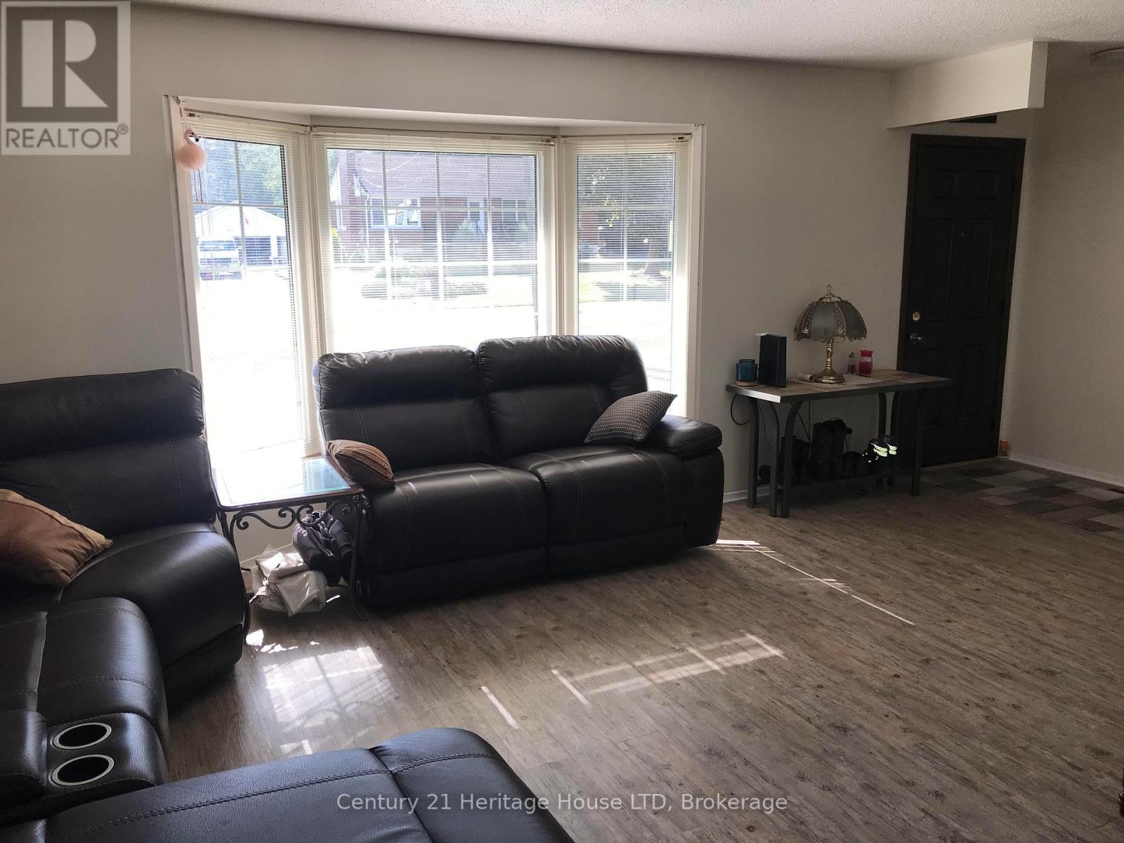 938 Ferndale Avenue, Fort Erie, Ontario  L2A 5S8 - Photo 11 - X12274387