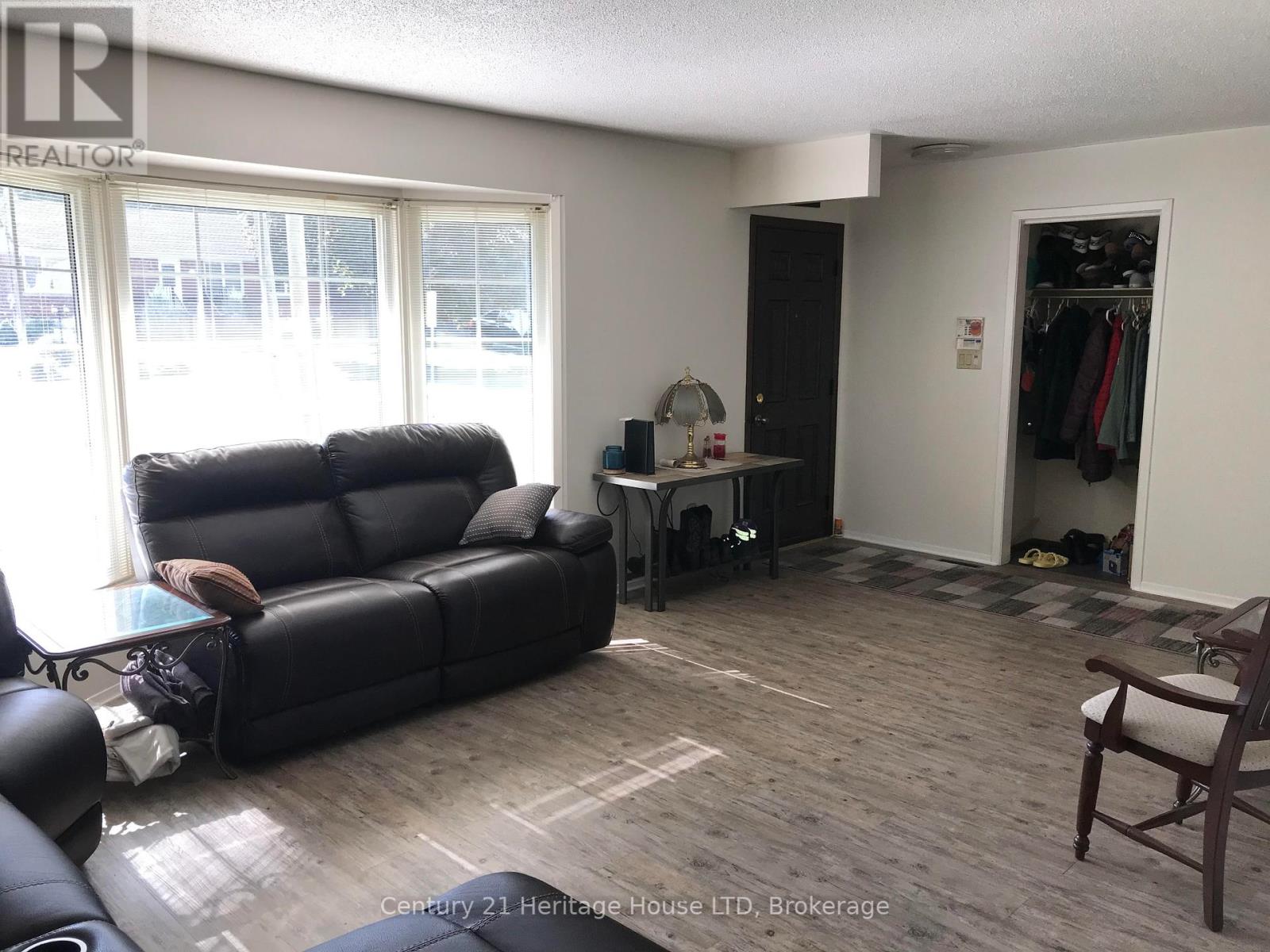 938 Ferndale Avenue, Fort Erie, Ontario  L2A 5S8 - Photo 12 - X12274387
