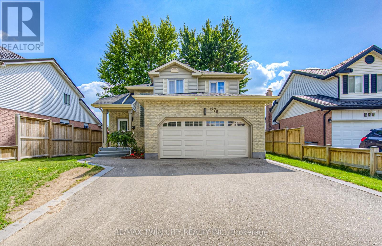 Property at 676 WESTHEIGHTS DRIVE W image 1