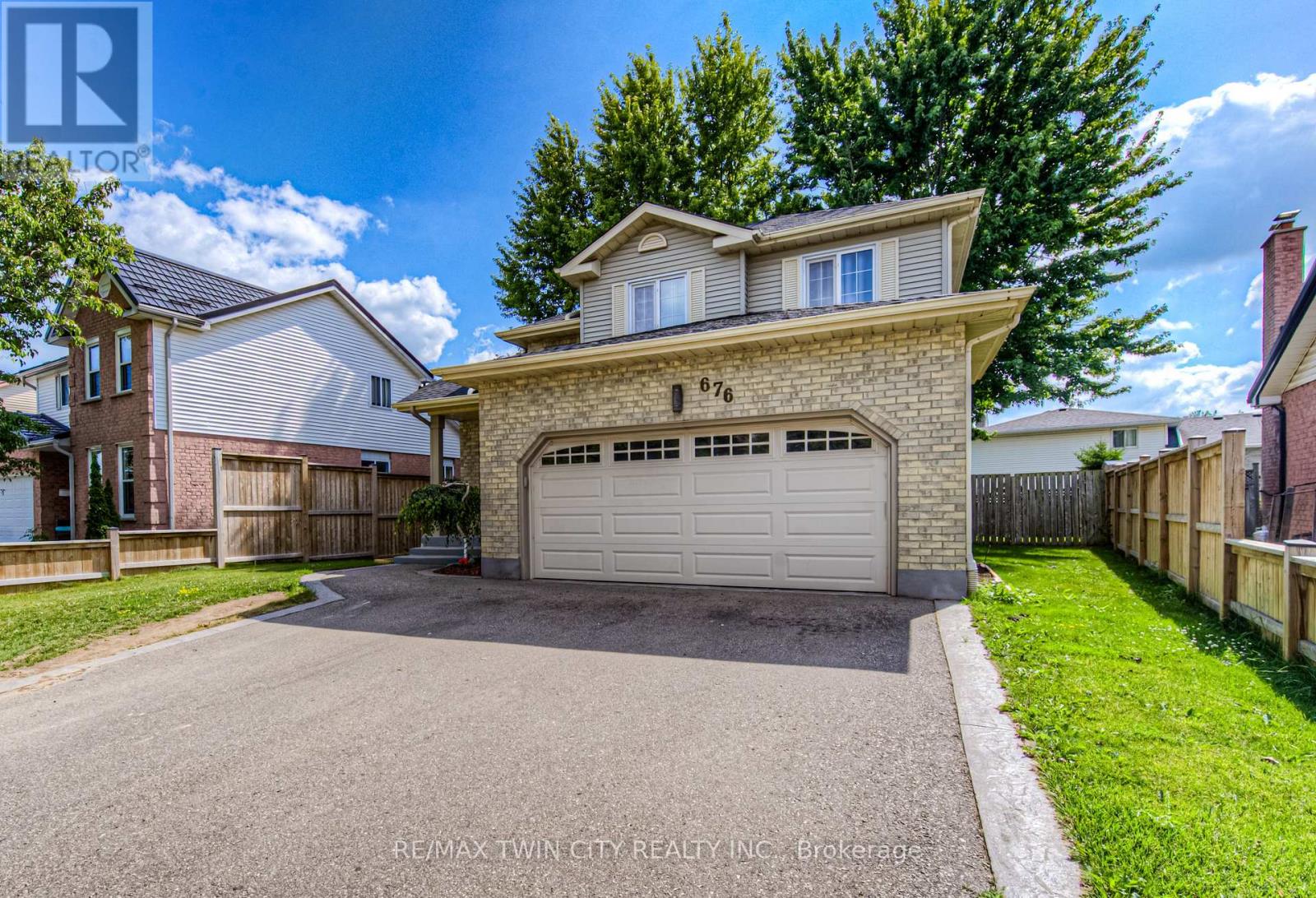 Property at 676 WESTHEIGHTS DRIVE W image 2