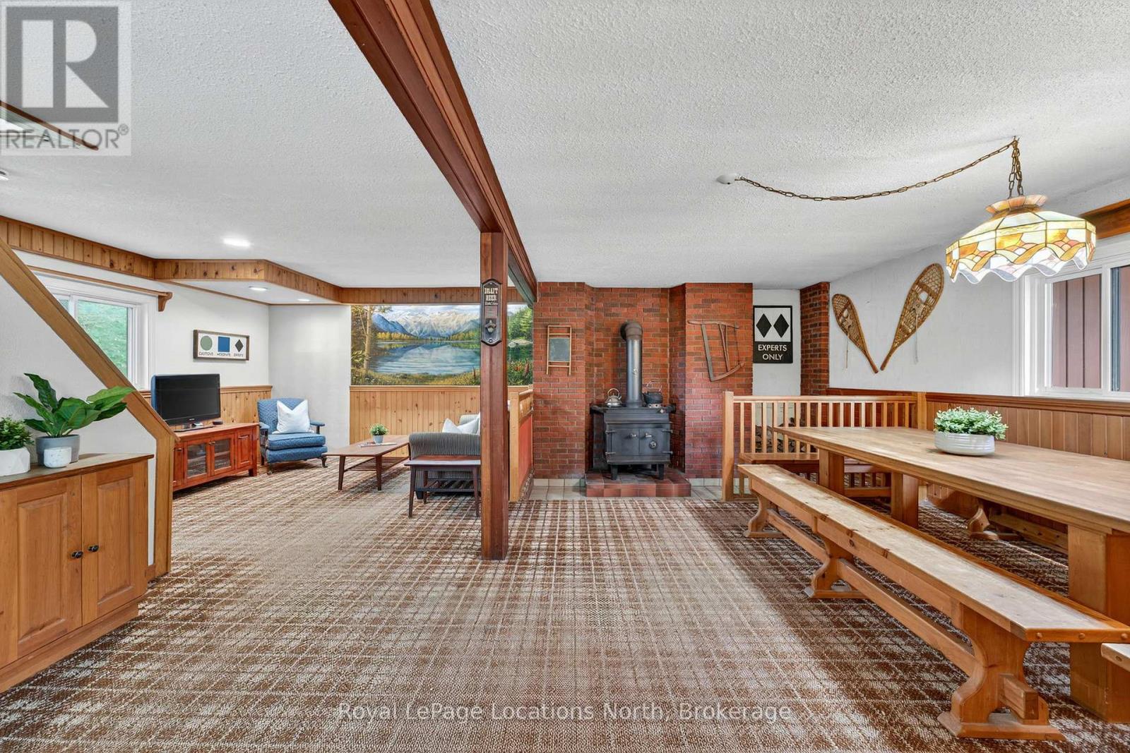 119 Tyrol Avenue, Blue Mountains, Ontario  N0H 2E0 - Photo 6 - X12274381