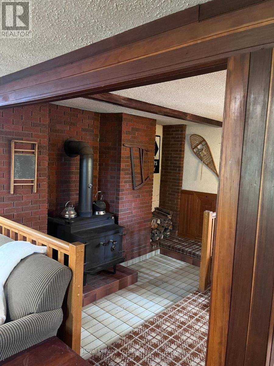 119 Tyrol Avenue, Blue Mountains, Ontario  N0H 2E0 - Photo 8 - X12274381