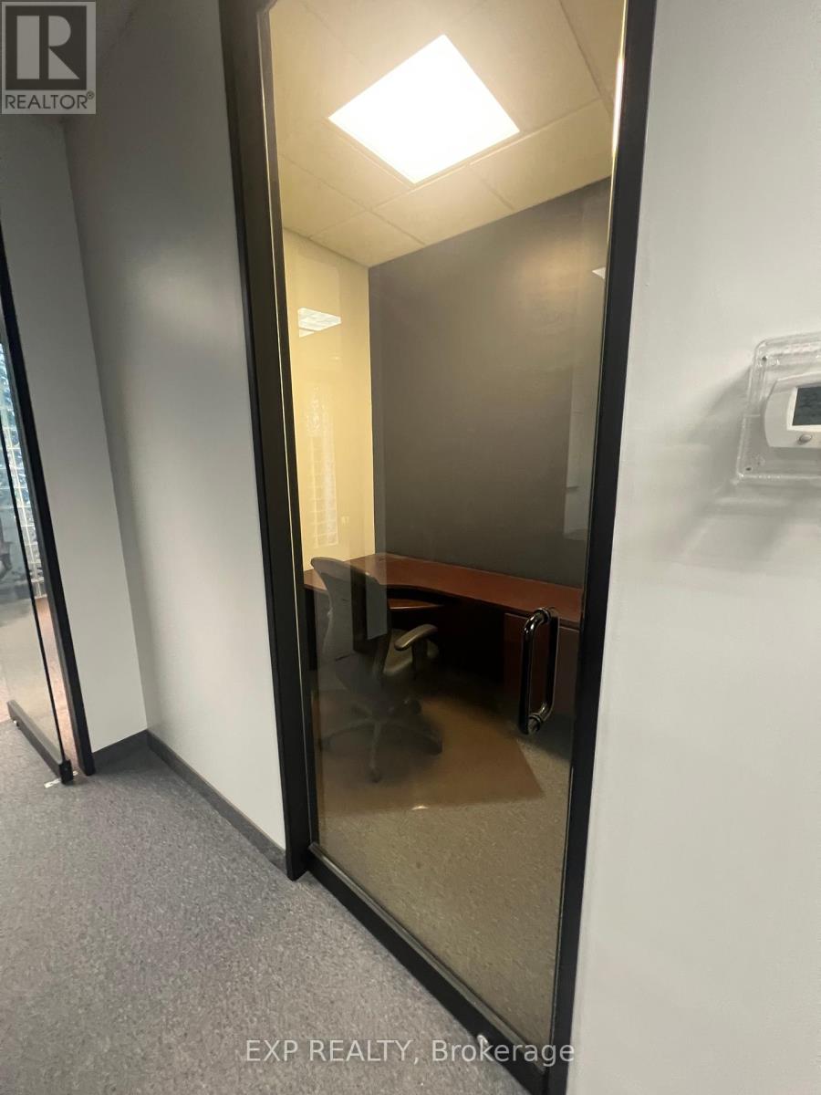8 - 951 Wilson Avenue, Toronto (Downsview-Roding-Cfb), Ontario  M3K 2A7 - Photo 11 - W12274400