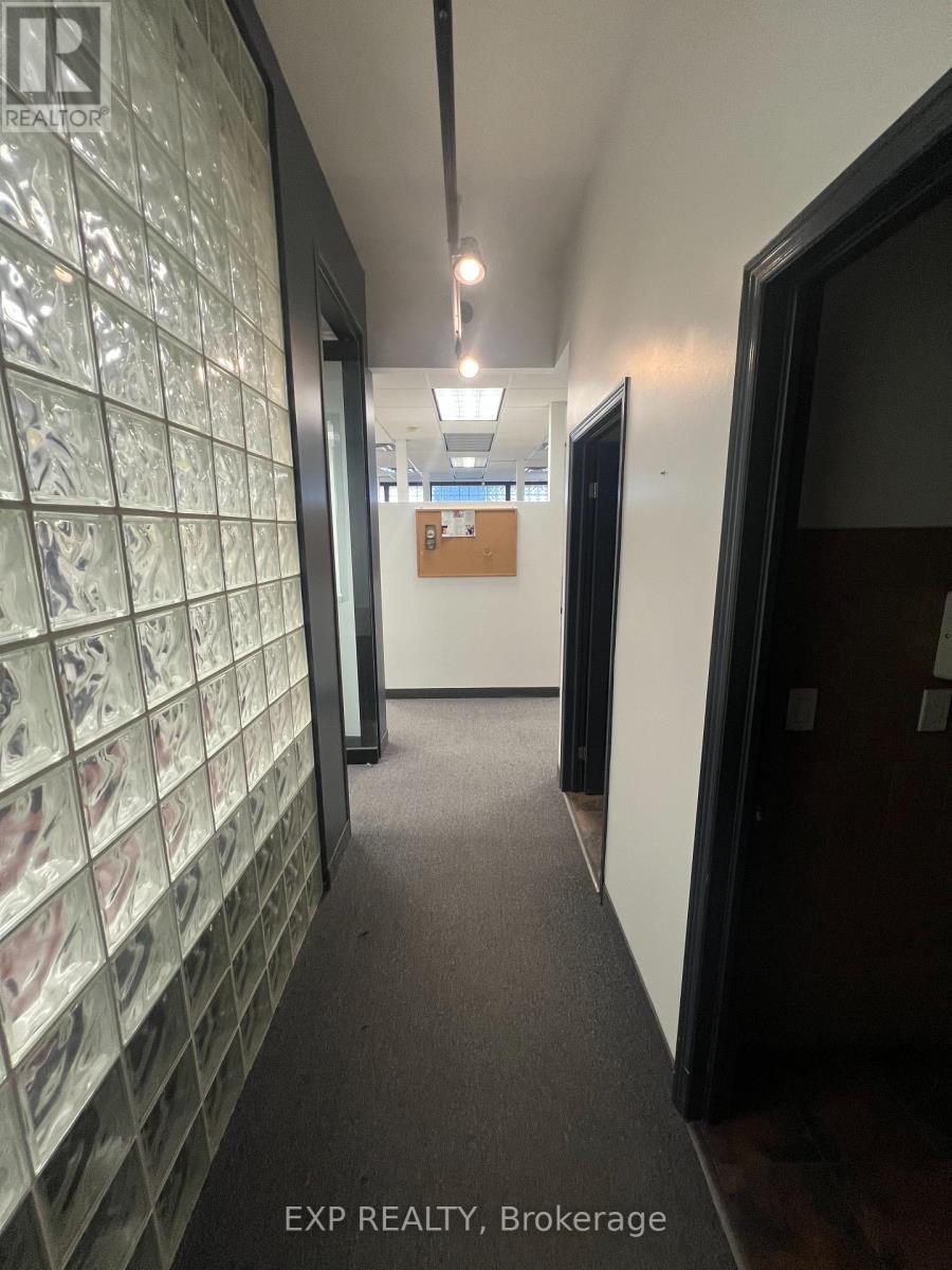 8 - 951 Wilson Avenue, Toronto (Downsview-Roding-Cfb), Ontario  M3K 2A7 - Photo 18 - W12274400