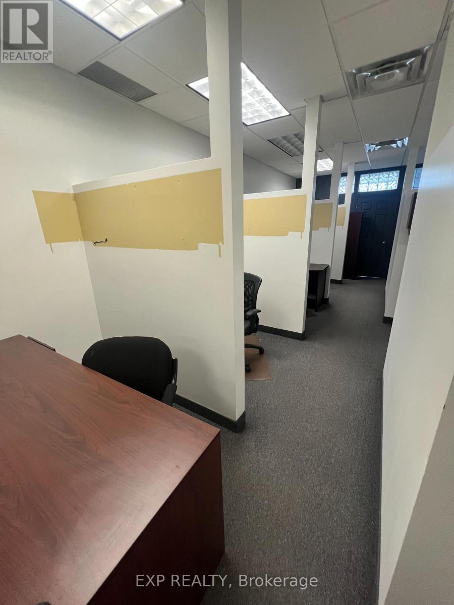 8 - 951 Wilson Avenue, Toronto (Downsview-Roding-Cfb), Ontario  M3K 2A7 - Photo 23 - W12274400