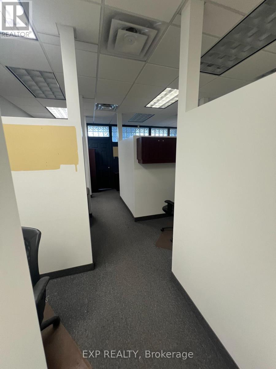8 - 951 Wilson Avenue, Toronto (Downsview-Roding-Cfb), Ontario  M3K 2A7 - Photo 24 - W12274400