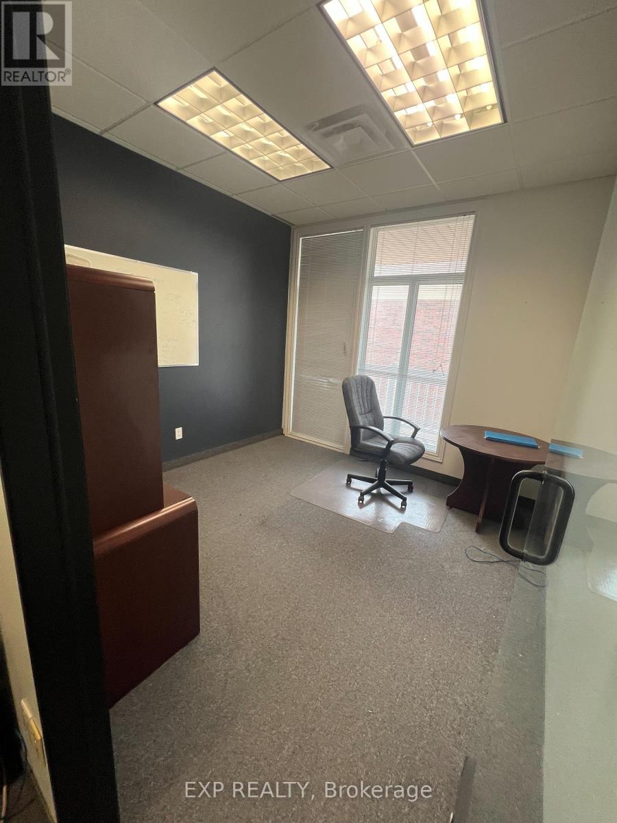 8 - 951 Wilson Avenue, Toronto (Downsview-Roding-Cfb), Ontario  M3K 2A7 - Photo 5 - W12274400